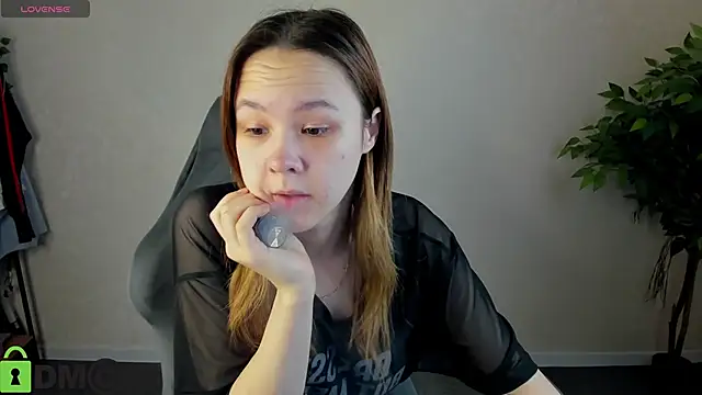 Snapshot of Lori_Blossom chatting on February 3, 6:11 am Lori Blossom online show from February 3, 6:11 am