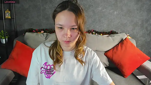 Snapshot of Lori_Blossom chatting on January 19, 9:24 am Lori Blossom online show from January 19, 9:24 am