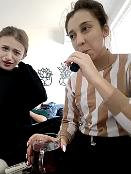 Snapshot of yourfavpsy_ chatting on September 15, 9:54 am yourfavpsy online show from September 15, 9:54 am