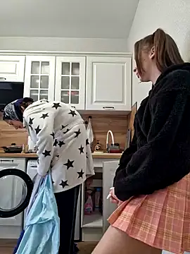 Snapshot of yourfavpsy_ chatting on September 26, 1:29 pm yourfavpsy online show from September 26, 1:29 pm