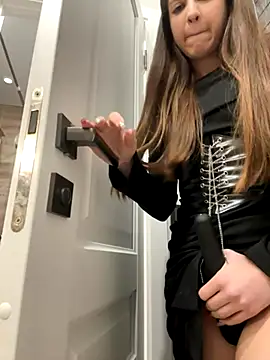 Snapshot of yourfavpsy_ chatting on November 30, 2:18 pm yourfavpsy online show from November 30, 2:18 pm