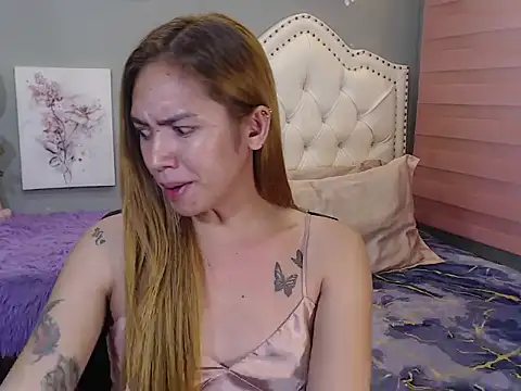 urGoddessChloexxx online show from January 7, 11:43 pm