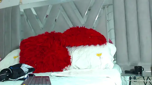 Snapshot of AndyCalifornia1 chatting on February 24, 11:44 am AndyCalifornia1 online show from February 24, 11:44 am