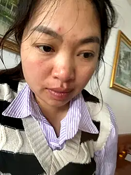 Snapshot of Nhung584 chatting on November 12, 2:04 am Nhung584 online show from November 12, 2:04 am