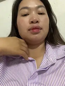 Snapshot of Nhung584 chatting on October 20, 1:29 am Nhung584 online show from October 20, 1:29 am