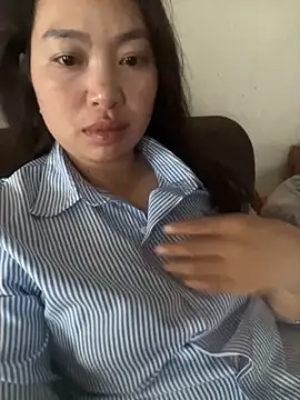 Snapshot of Nhung584 chatting on October 31, 8:22 am Nhung584 online show from October 31, 8:22 am