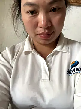 Snapshot of Nhung584 chatting on October 7, 8:04 am Nhung584 online show from October 7, 8:04 am