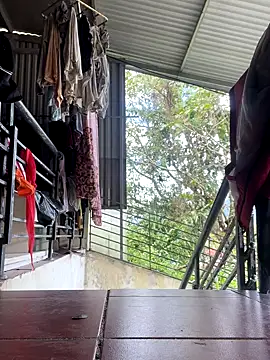 Snapshot of Nhung584 chatting on October 3, 3:20 am Nhung584 online show from October 3, 3:20 am