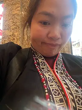 Snapshot of Nhung584 chatting on November 16, 9:47 am Nhung584 online show from November 16, 9:47 am