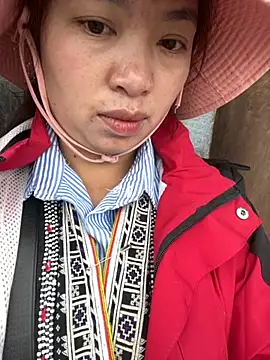 Snapshot of Nhung584 chatting on October 14, 4:24 am Nhung584 online show from October 14, 4:24 am