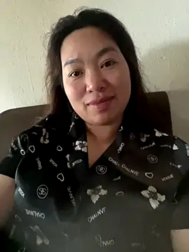 Snapshot of Nhung584 chatting on November 8, 8:18 am Nhung584 online show from November 8, 8:18 am