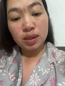 Snapshot of Nhung584 chatting on October 22, 12:37 pm Nhung584 online show from October 22, 12:37 pm