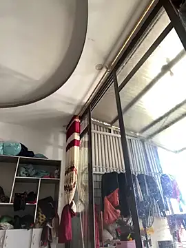 Snapshot of Nhung584 chatting on December 15, 1:33 am Nhung584 online show from December 15, 1:33 am