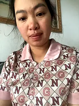 Snapshot of Nhung584 chatting on November 3, 1:22 am Nhung584 online show from November 3, 1:22 am