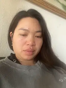 Snapshot of Nhung584 chatting on November 9, 1:42 am Nhung584 online show from November 9, 1:42 am