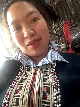 Snapshot of Nhung584 chatting on October 16, 7:27 am Nhung584 online show from October 16, 7:27 am