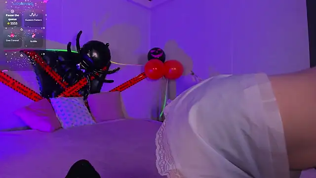 M1BabyG1rl online show from November 3, 7:57 am