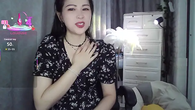 qinerOIO online show from September 16, 1:39 am