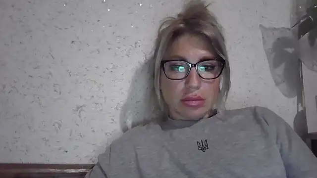 fox red lady7 online show from April 7, 7:37 pm