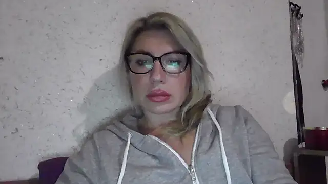 fox red lady7 online show from February 7, 3:31 pm