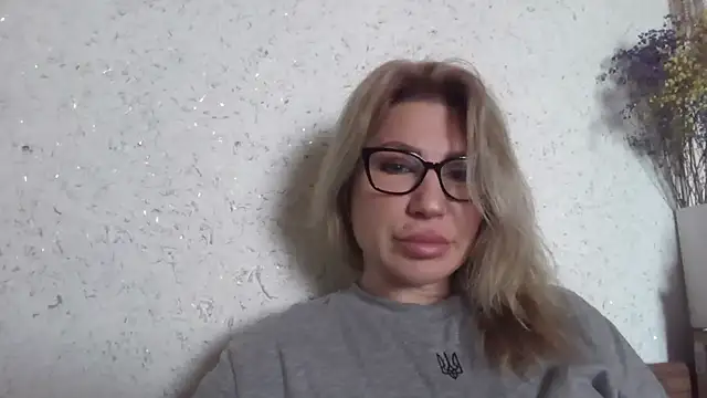 fox red lady7 online show from March 7, 7:15 am