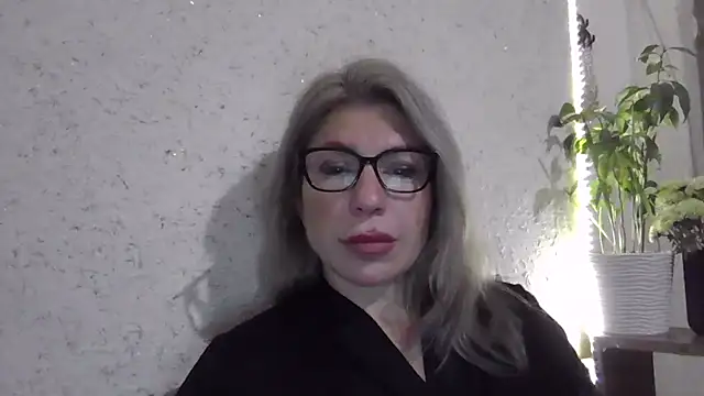 fox red lady7 online show from December 5, 8:50 pm