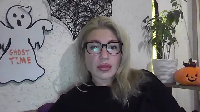 fox red lady7 online show from October 28, 7:35 pm