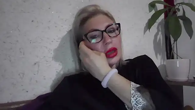 fox red lady7 online show from April 21, 6:58 pm