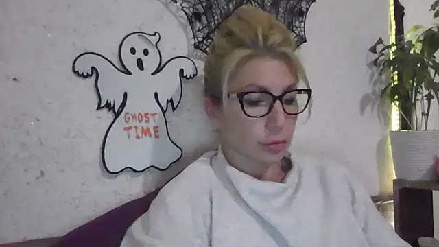 fox red lady7 online show from October 29, 6:18 pm