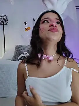 LUNAA    online show from October 21, 4:23 am