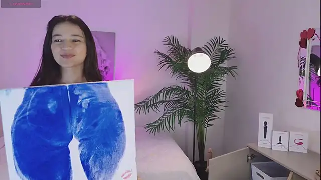 LUNAA    online show from March 24, 3:39 am