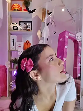 LUNAA    online show from October 29, 4:11 am