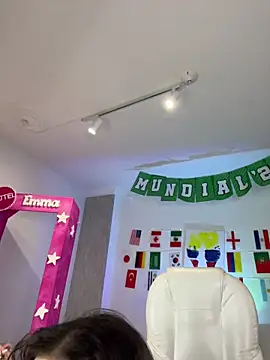 Snapshot of LUNAA___ chatting on July 4, 3:24 am LUNAA online show from July 4, 3:24 am