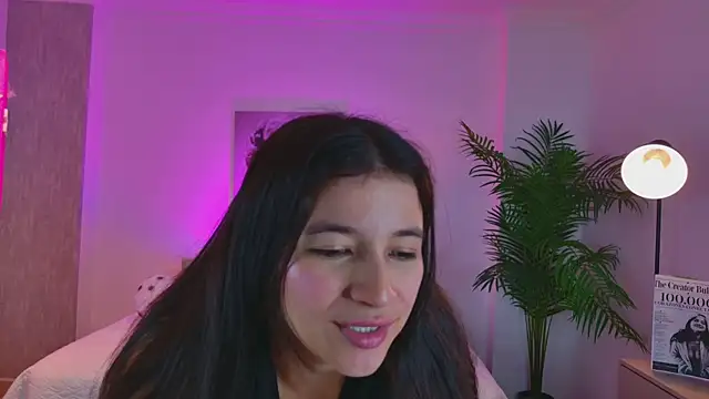 Snapshot of LUNAA___ chatting on June 11, 3:25 am LUNAA online show from June 11, 3:25 am