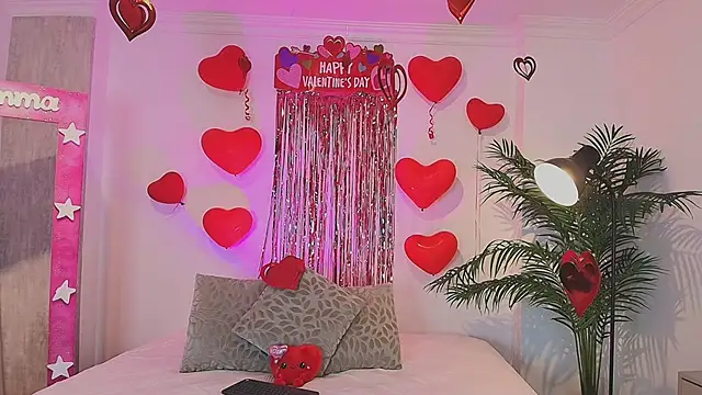 LUNAA    online show from February 13, 3:50 am