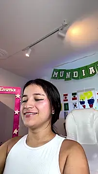 Snapshot of LUNAA___ chatting on July 10, 3:28 am LUNAA online show from July 10, 3:28 am