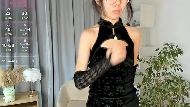 UdelaDodson online show from October 16, 2:20 am