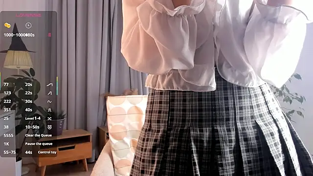 UdelaDodson online show from November 30, 1:17 am