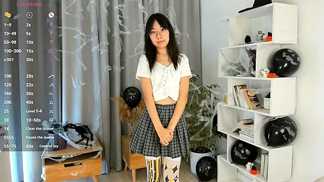 UdelaDodson online show from October 30, 1:15 am