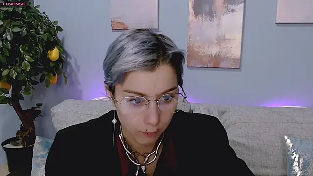 SophieAsh online show from September 30, 7:03 am