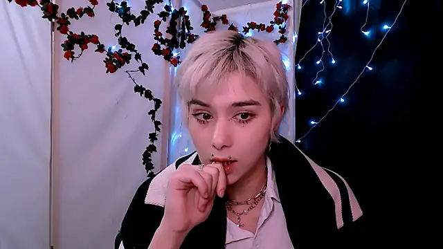 SophieAsh online show from January 14, 7:17 pm