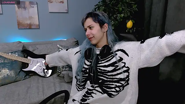 SophieAsh online show from September 26, 6:31 am