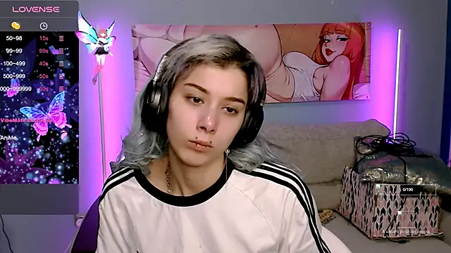 SophieAsh online show from October 17, 8:06 am