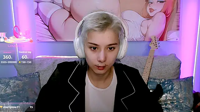 SophieAsh online show from October 31, 7:05 am