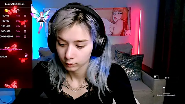 SophieAsh online show from October 16, 7:05 am
