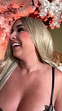 jesse veraa  online show from July 30, 11:37 pm