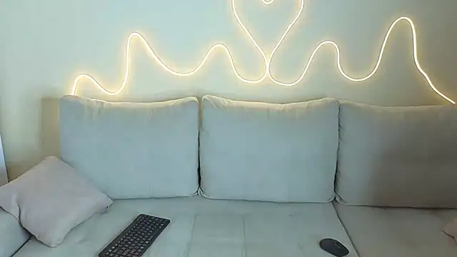 KathrynBrooks online show from March 31, 3:47 pm