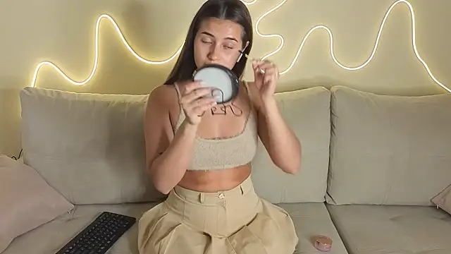 KathrynBrooks online show from May 24, 5:24 pm
