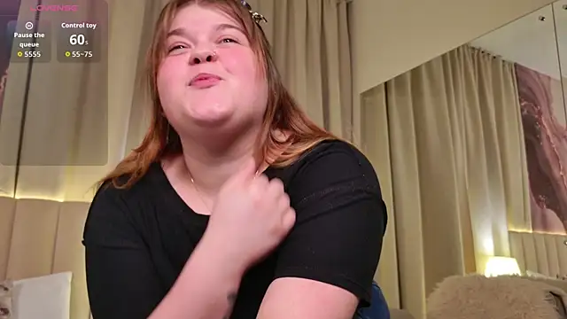 Mia Ray online show from July 5, 6:37 pm