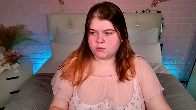 Snapshot of Mia_Ray chatting on December 3, 5:56 pm Mia Ray online show from December 3, 5:56 pm